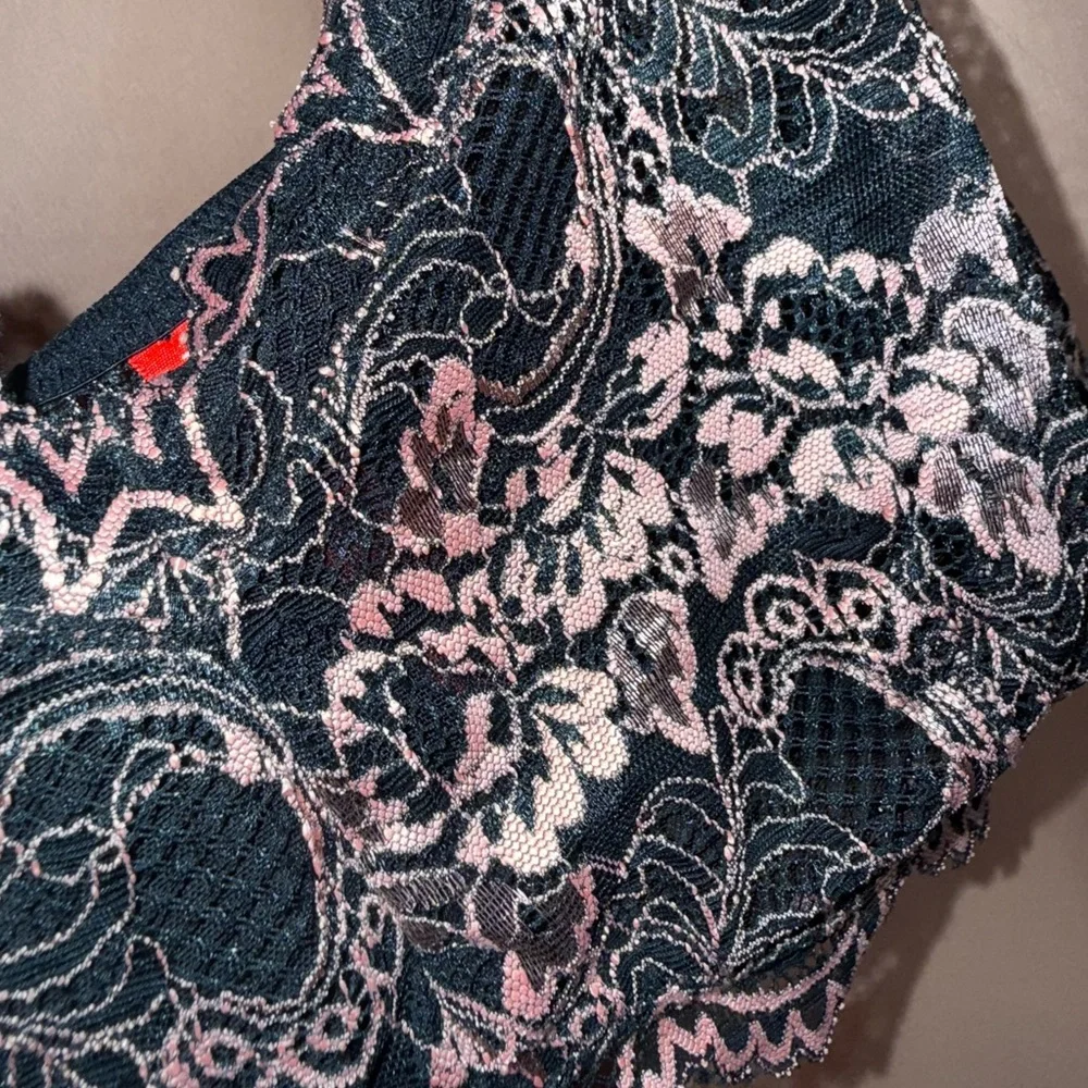 Ruby Ribbon 40 - Picture 3 of 5